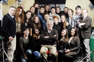 Giancarlo Caremoli col gruppo di allievi di Studio Cinema Milano e con  l'attore Giancarlo Giannini